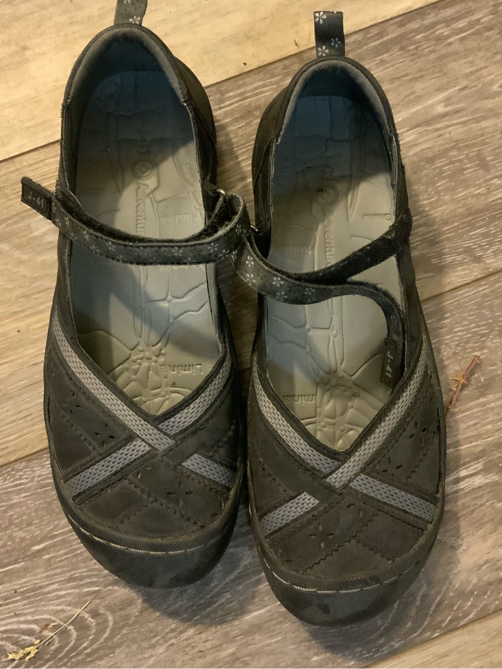 J-41 slip on shoe. Size 7M. In good condition.